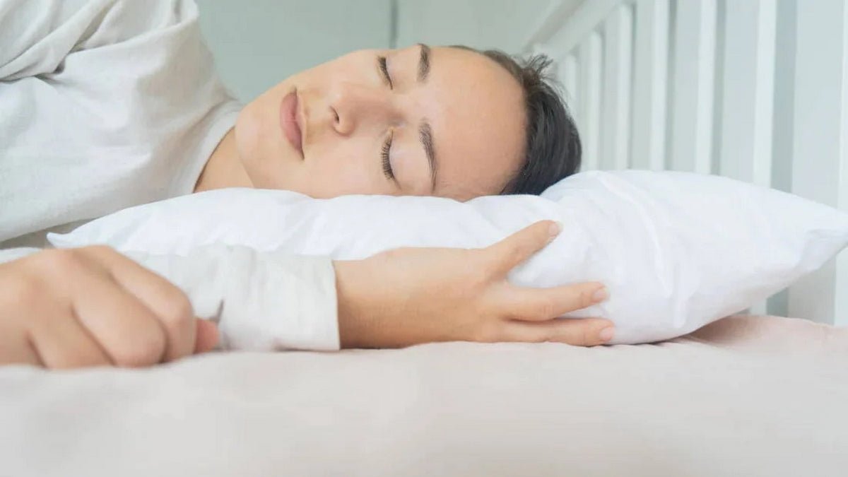 The Best Pillow for Side Sleepers: Why Wool Is the Ultimate Choice - Do Not Disturb Sleep Company