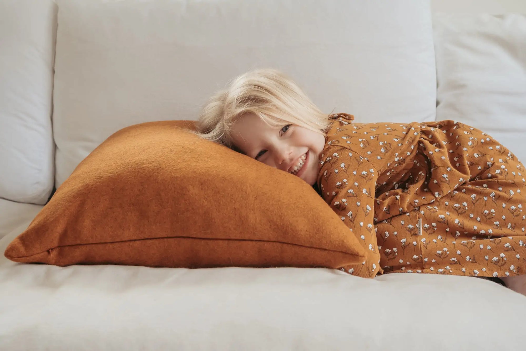 Kind_Face_New_Zealand_s_Cushion_-_Lie_down.webp__PID:42e650dd-bc1c-4f73-8137-e45329573c4f