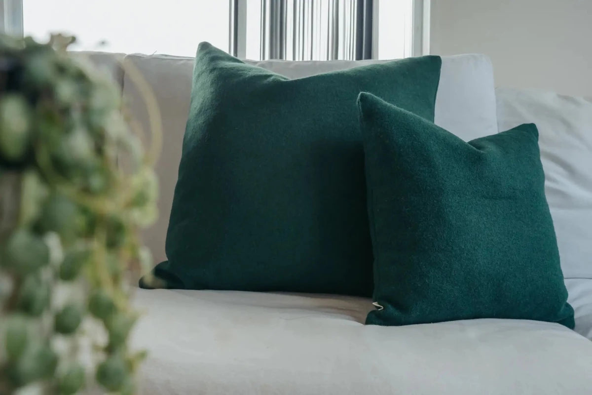 Kind_Face_New_Zealand_s_Cushion_-_Hypoallergenic_and_natural_humidifer.webp__PID:3a42e650-ddbc-4cbf-b3c1-37e45329573c